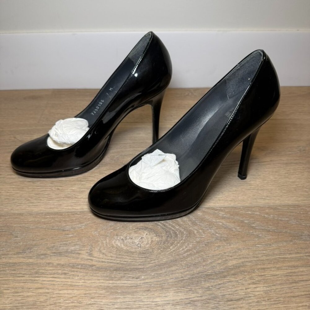 Stuart Weitzman Round Toe Black Patent Leather Pumps, Women's Size 7